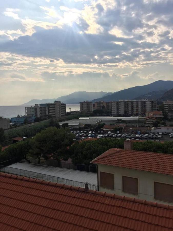 Appartement A Due Passi Dal Mare à Vallecrosia Extérieur photo